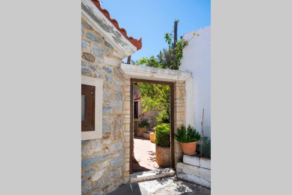 Marigoula House Villa Pombia Bagian luar foto